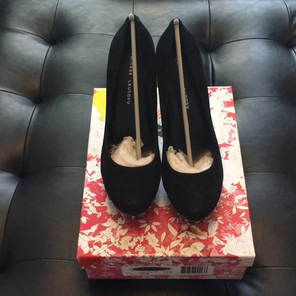 Chinese Laundry Free Falling Suede Pumps 9 - Picture 7 of 7